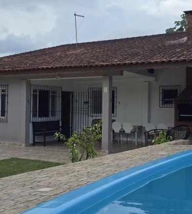 casa perto da praia, clima bom para descansar.