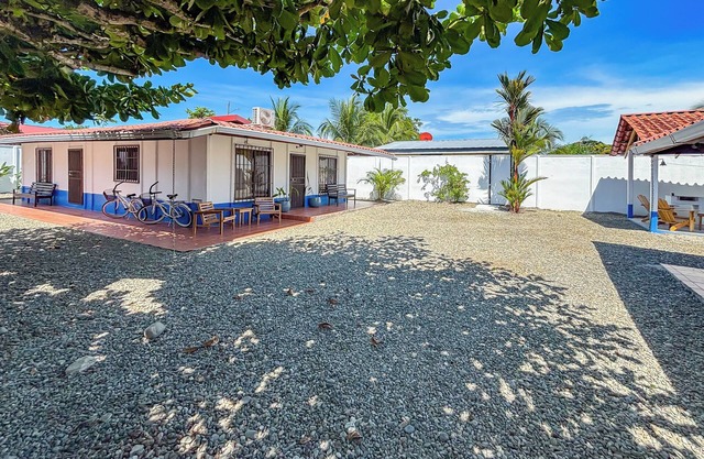 Casa Quixote - 3 Bed, AC, Steps to Town