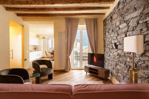Casa Regina Margherita - Lussuoso appartamento vista Lago con parcheggio e Aria Condizionata