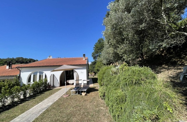 Casa Rosmarino with garden by ToscanaTour