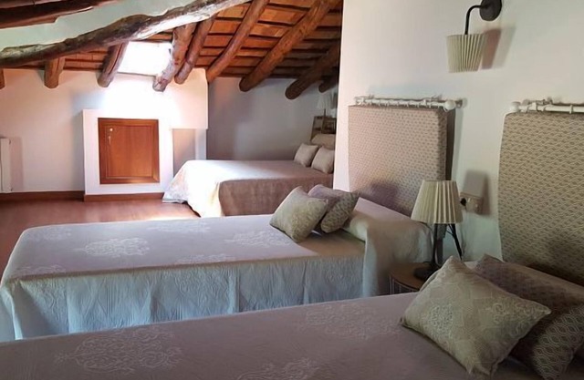 Casa Rural La Alquería del Pilar for 10 people