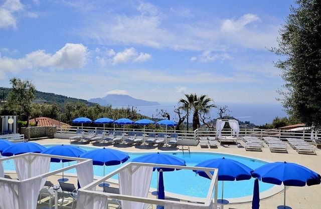 Casa Spirea B: A characteristic and welcoming apartment situated in a quiet location, a few minutes from the town center, with Free WI-FI.