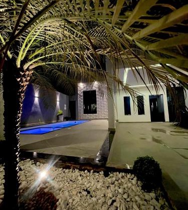 Casa térrea com piscina