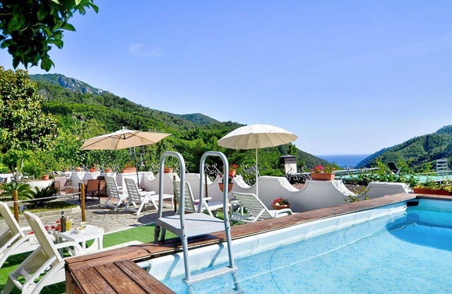 Casa Trifone C: A graceful studio apartment surrounded by the greenery, with Free WI-FI.