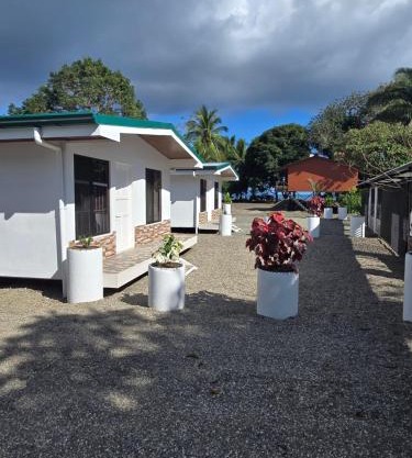 Casa Trogon 2BDRM AC 50M to the Beach