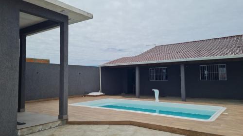 Casa uma quadra do mar