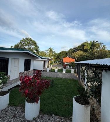 Casa Zafiro 2 bdr beach house AC WIFI BBQ