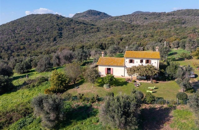 Casale Oliveto dei Monti