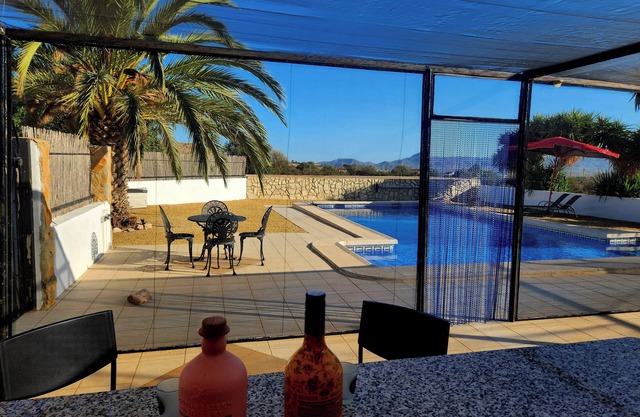 Casita-5guests-pool-patio-bbq-parking-fireplace