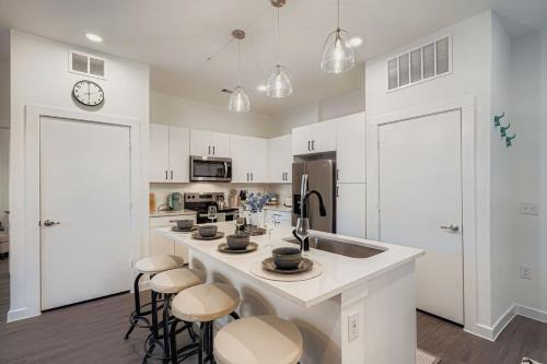 Casita Lonestar - Sleeps 6 - Wi-Fi and Pool Views