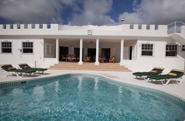 Castilla Bella, 3 Bd, 3.5 Bthrm, Luxury Villa with private Pool