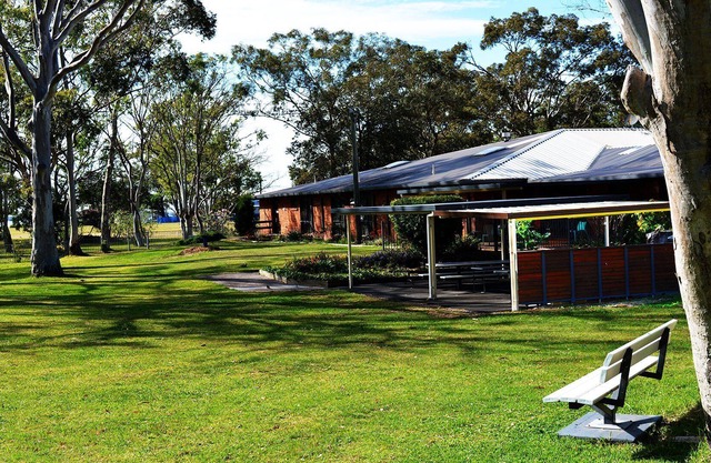 CATALINA LAKEFRONT RETREAT Large group accommodation 2 wings Pelican Kookaburra