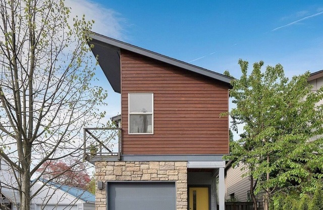 Cathedral Townhouse, So much light!