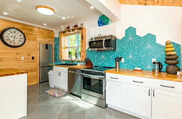 Catskills Old Falls House (Winter Months)