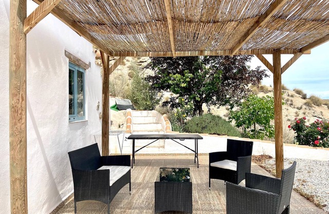 Cave house Yara with pool and facilities for PRM