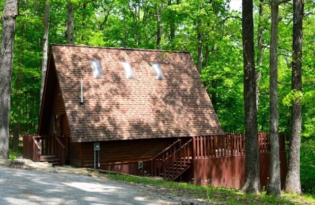 Cedar A Frame Cabin 6 with HOT TUB on Patoka Lake in Southern Indiana