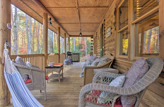 Cedar Mountain Log Cabin: 4 Mi DuPont State Forest