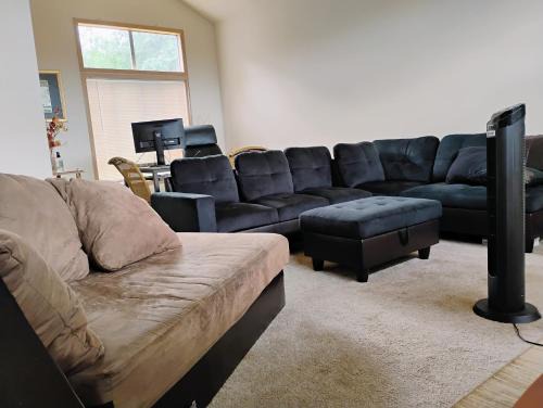 Cedar River 1 BR in 4 BR HOUSE