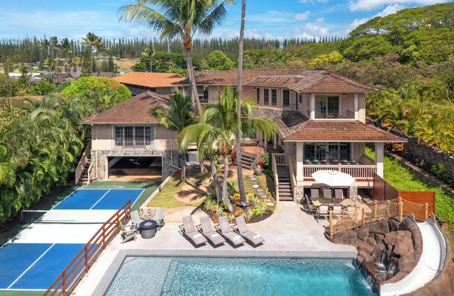 Celebrity Home Across the Street From Beach! Pool With Slide, Pickleball, Gym!