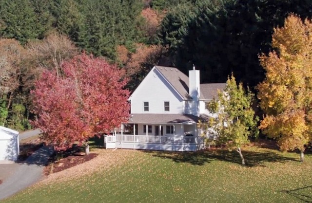 Cellar's Choice: Elegant Victorian Gem with Wine Cellar in Scenic Countryside