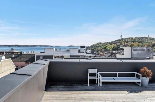 Central apt near beach and city life