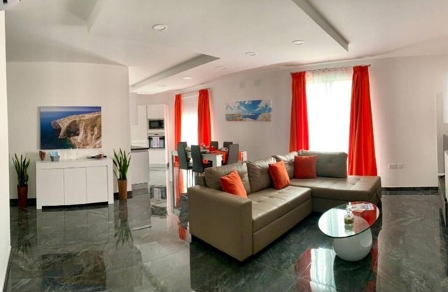 Central, Fully Equipped Modern Apartment - 2