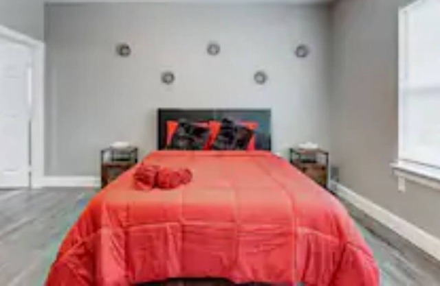 Central HTX private bed/bath | Great long stays