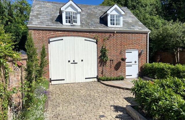 Central Location - Riverside - Cosey Cottage - Close to Beaches