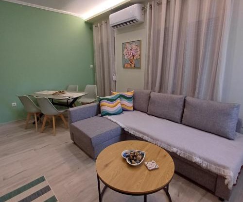 Central Modern Living Apartment 2