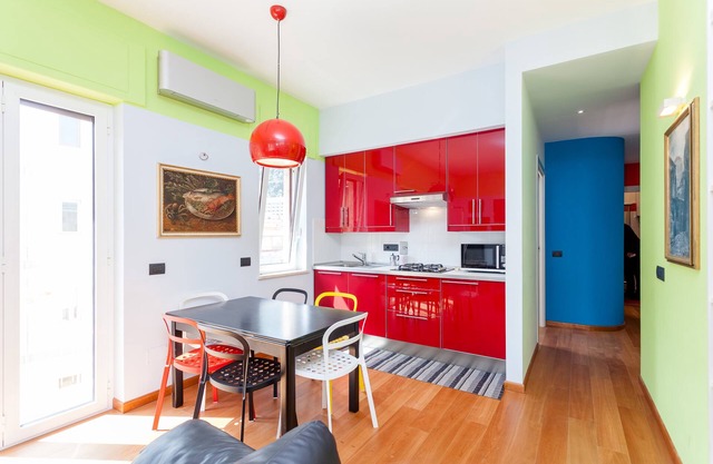 Central Sorrento Top Floor 2BR Flat recently renovated