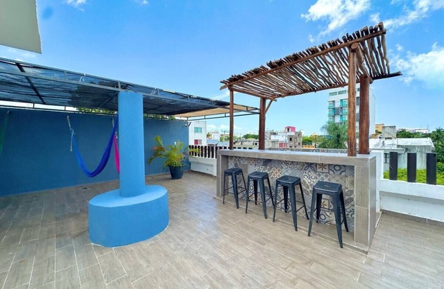 Central Suite with Rooftop and One Bedroom - C7