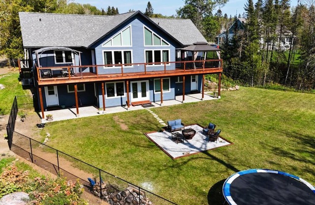 Central Thunder Bay Retreat
