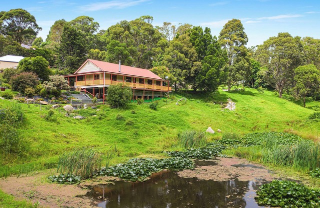 Central Tilba Overnight Retreat — King Bed, Ensuite, Pet-Friendly