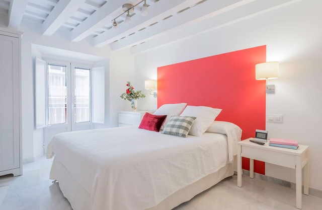 Centrally Located and Modern Holiday Apartment