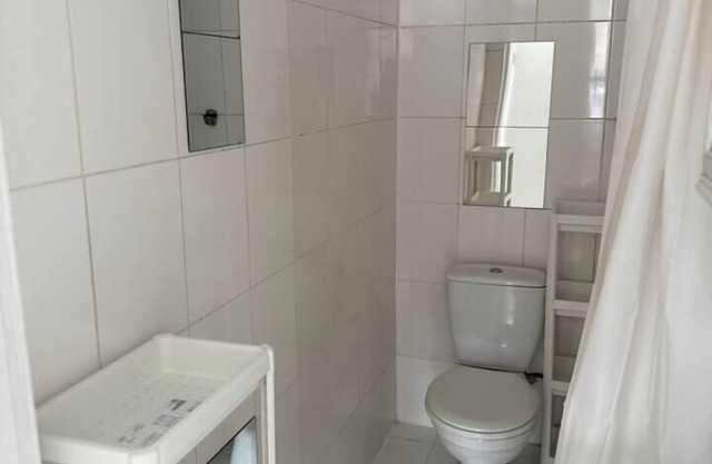 Centrally Located Chalk Farm studio