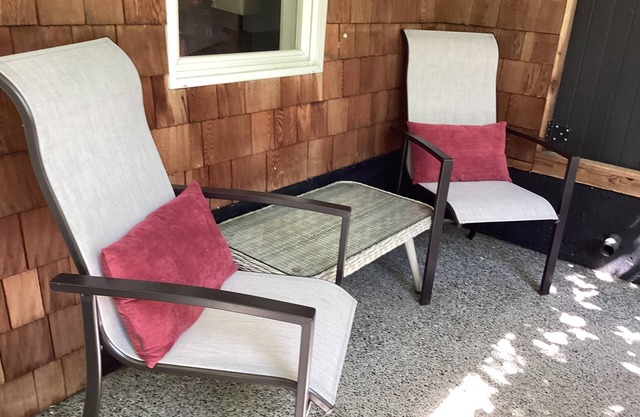 Centrally located private studio in Chemainus