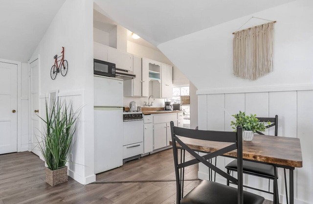 Centrally Located Studio, Ideal for Long Term