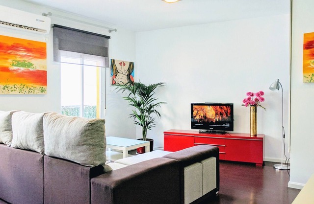 CENTRIC, QUIET AND REFORMED. WITH TERRACE