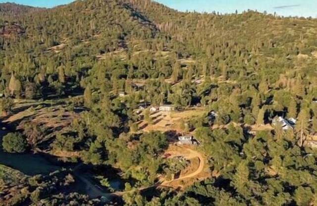 CG10 Lrg Campsite Shower Kings Canyon Sequoia NP