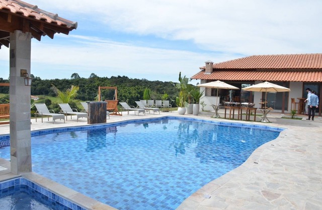 Chácara completa 5 quartos piscina, sauna, jacuzzi, churrasqueira e fogão lenha