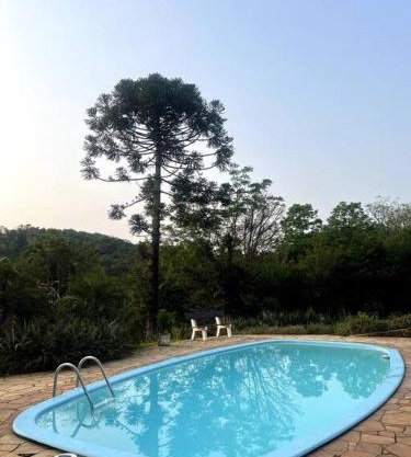 Chácara da Aráucária - sítio privativo com piscina, churrasqueira e área verde
