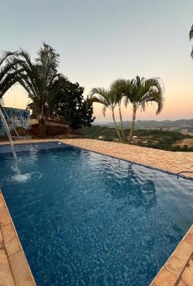 Chácara Mobíliada com Piscina