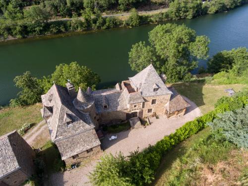 Château de Salamon - plage privée