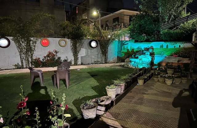 Charming Gazebo: Relax, Play & Unwind!