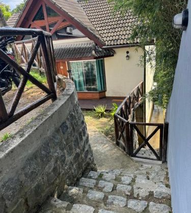 Chalé 08 com hidro no coração de Penedo