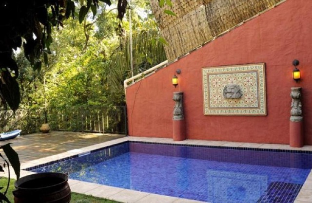 Chalé com piscina e churrasqueira, Ilhabela.