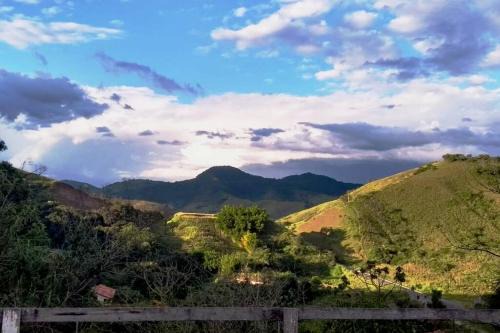 Chalé com vista para montanha na CERVEJARIA JYBÁ