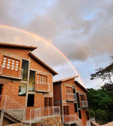 Chalé Sol - Vila Doiideira - centro de Ibitipoca