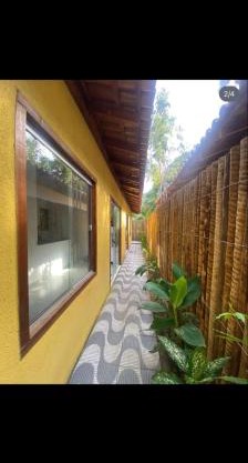 Chale entre folhas PRAIA DO ESPELHO