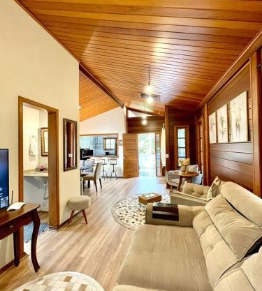 Chale Joia da Serra 3,5 do Centro de Campos do Jordão - Completo